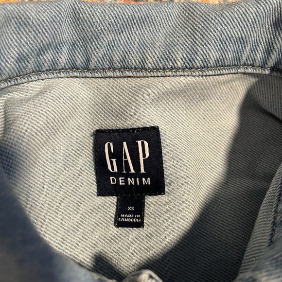 Gap 100% cotton light blue denim chore jacket with pockets - Picture 4 of 6
